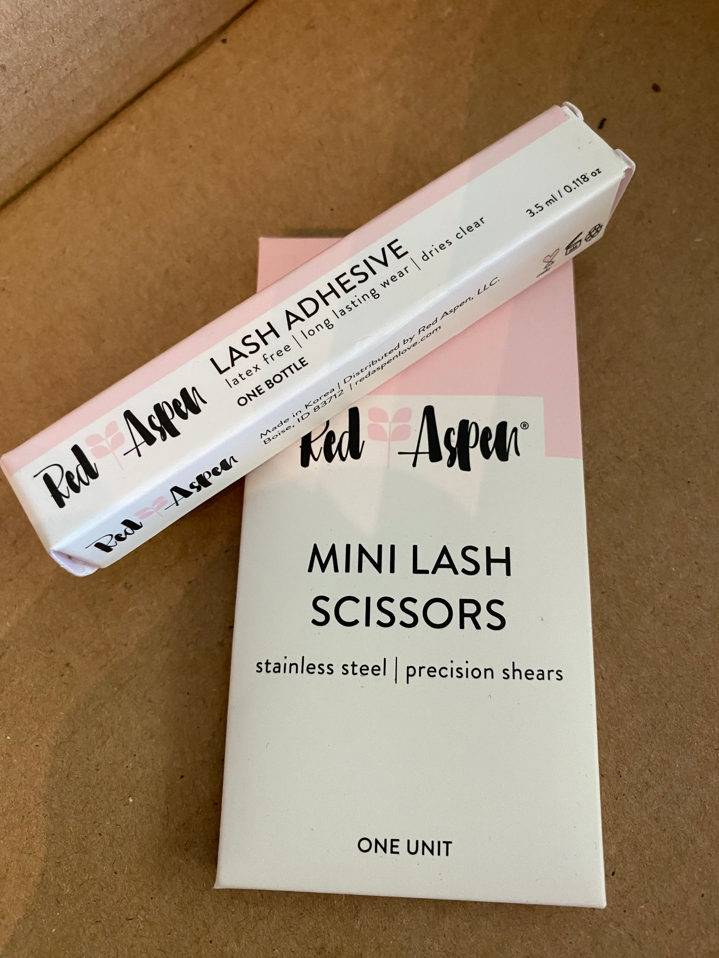 Deluxe Faux Lash, Resilient