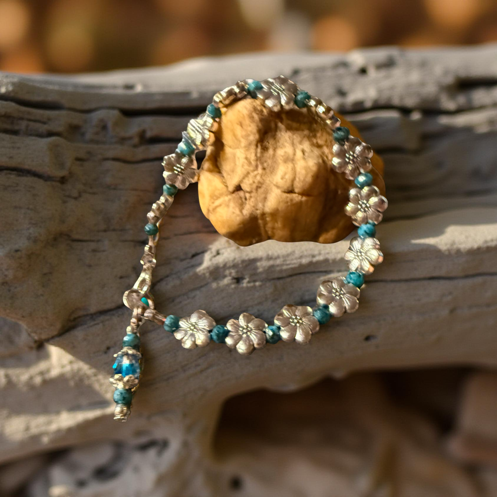 Silver flower with turquoise accent beads bracelet