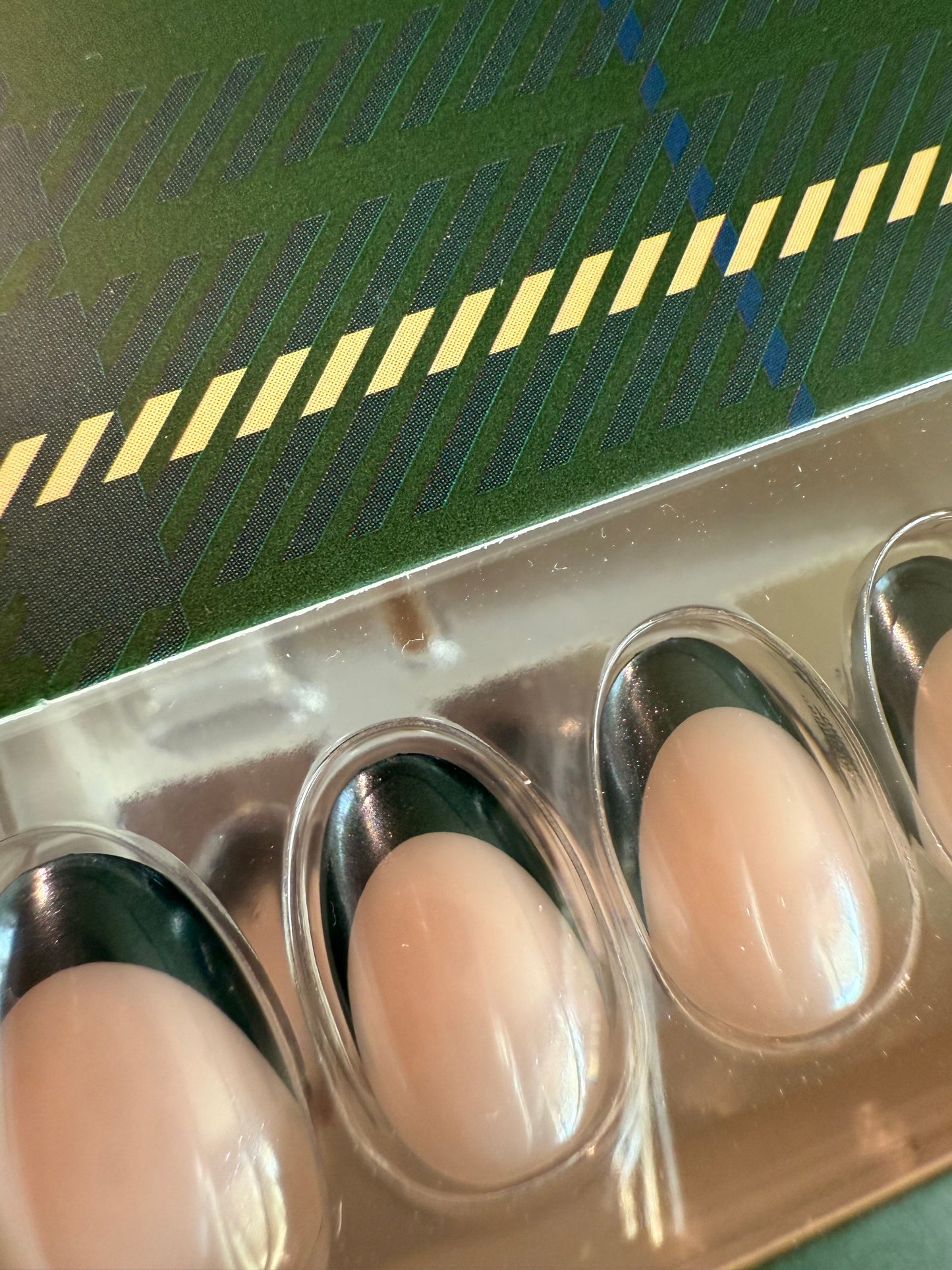 Legacy Green, Londyn (Short/Almond)