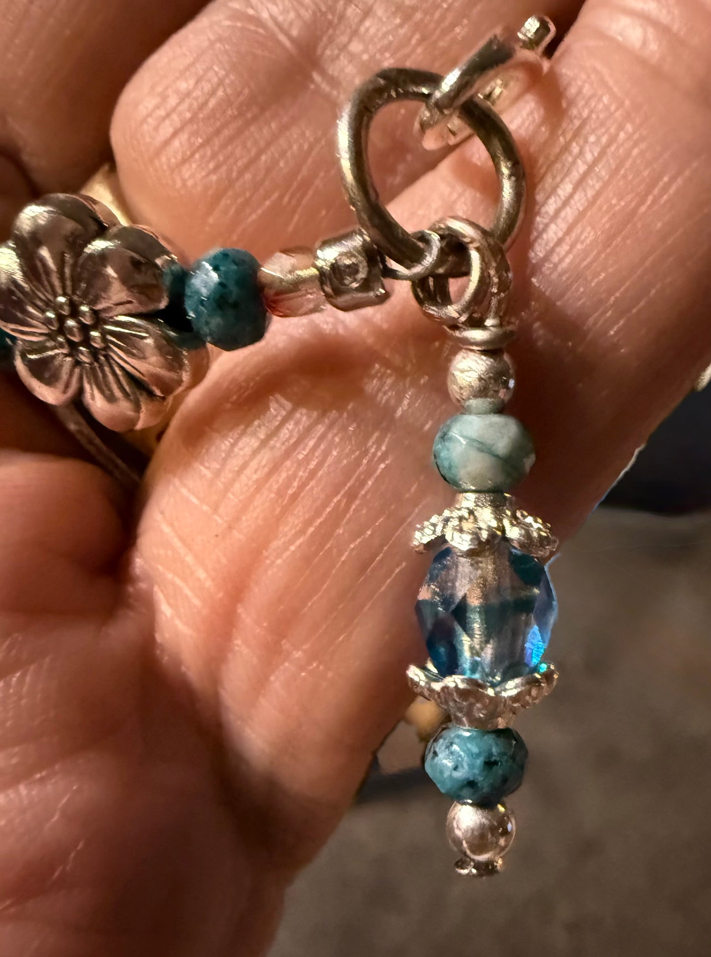 Silver flower with turquoise accent beads bracelet