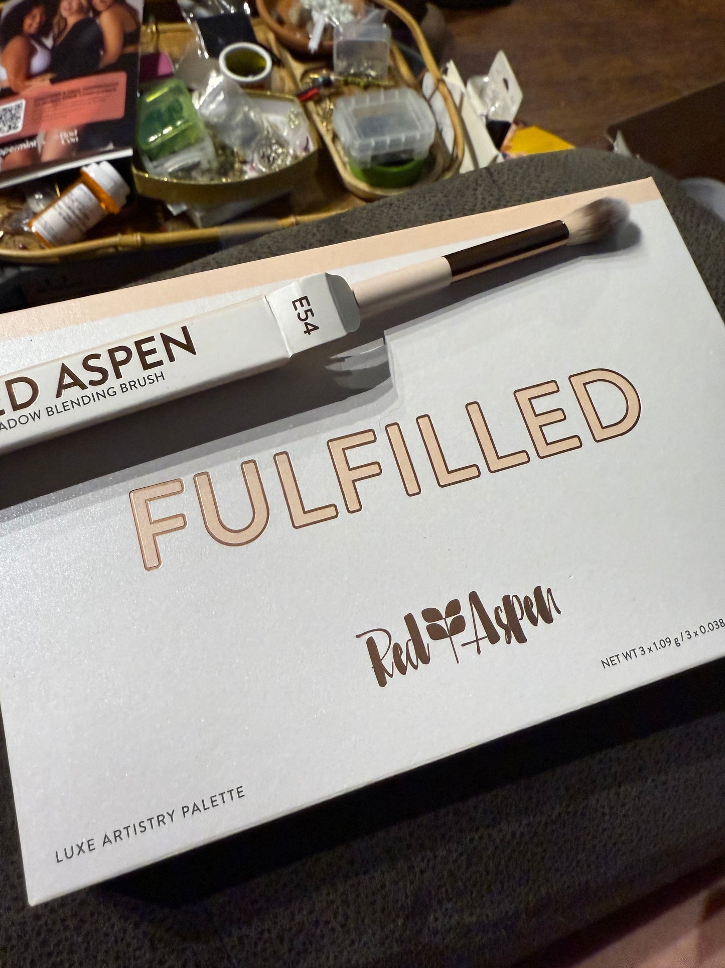 Fulfillment eyeshadow palette (15 pan) with eyeshadow blending brush