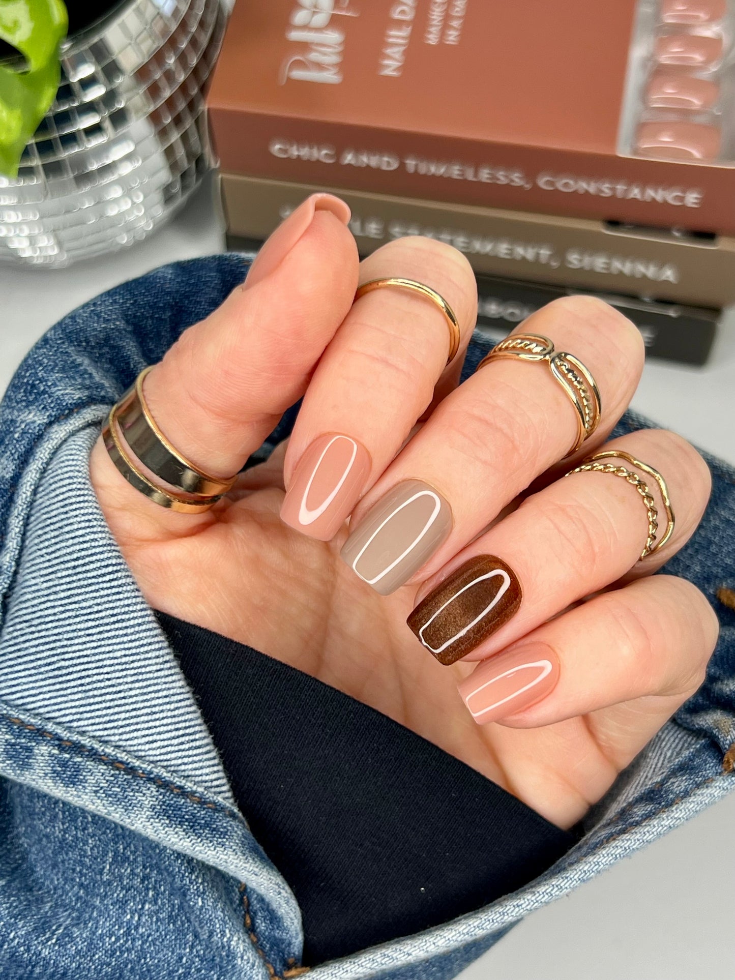 Chic & Timeless, Constance (Short/Coffin)