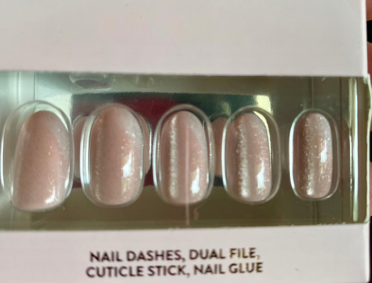 Blushing Bennie (Medium/Oval