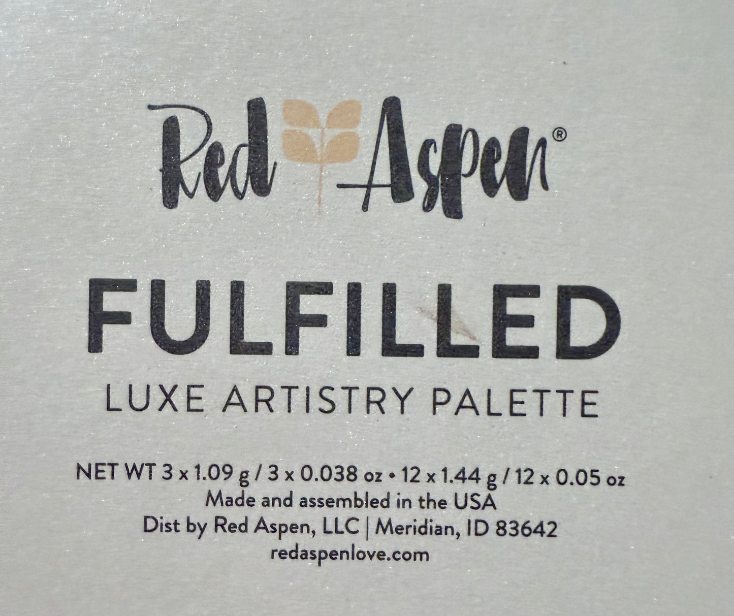 Fulfillment eyeshadow palette (15 pan) with eyeshadow blending brush