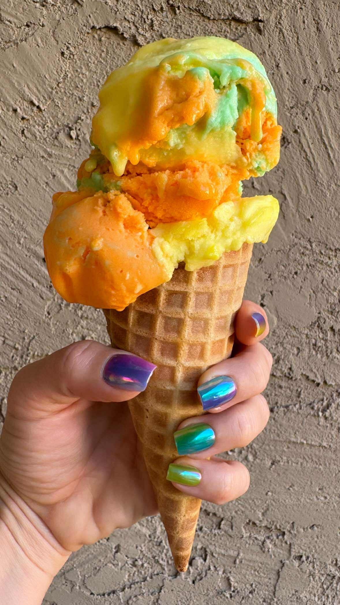 Rylan’s Rainbow Sherbet (Short/Almond)