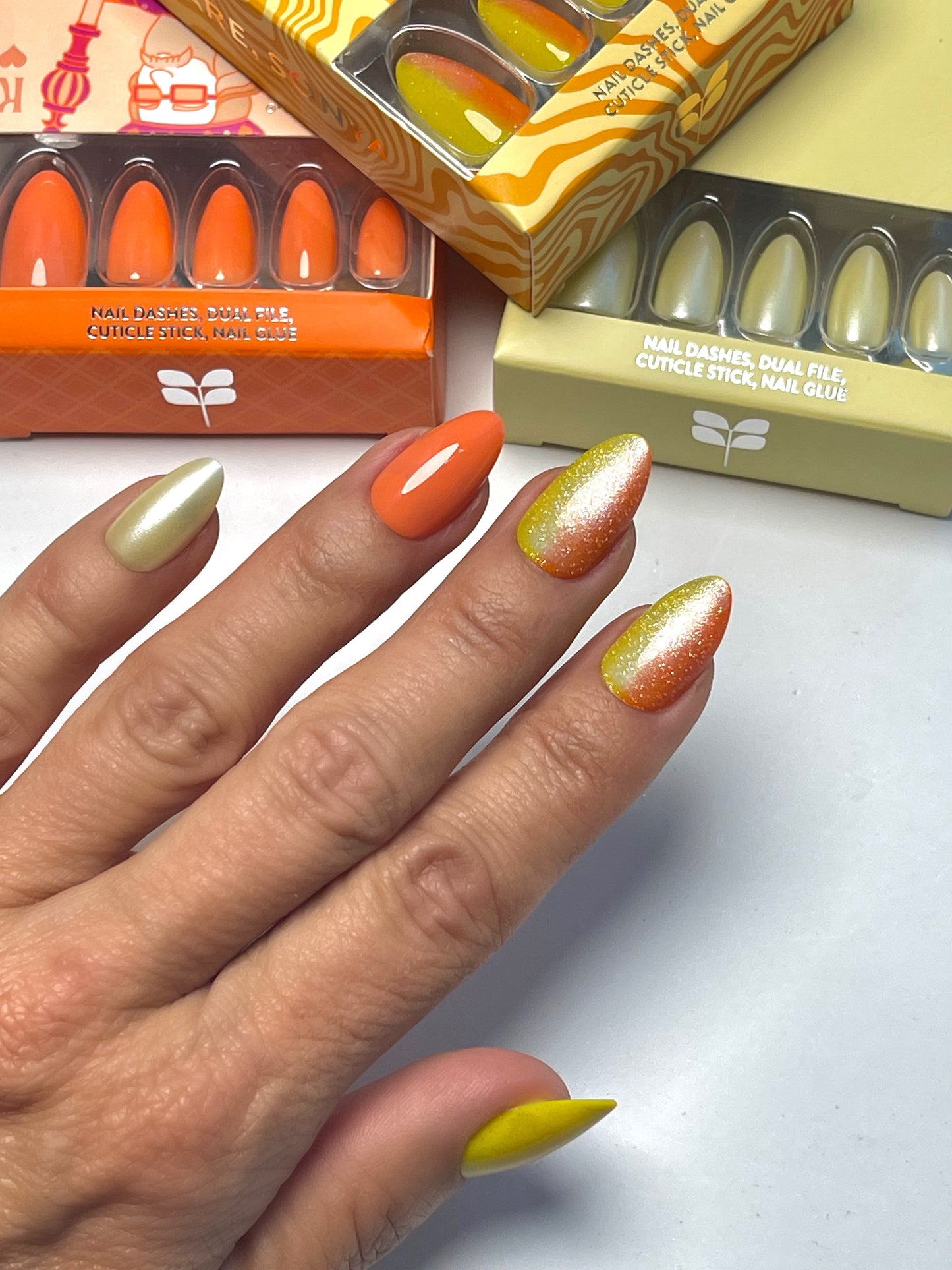 Solar Flare, Sonya (Medium/Almond)