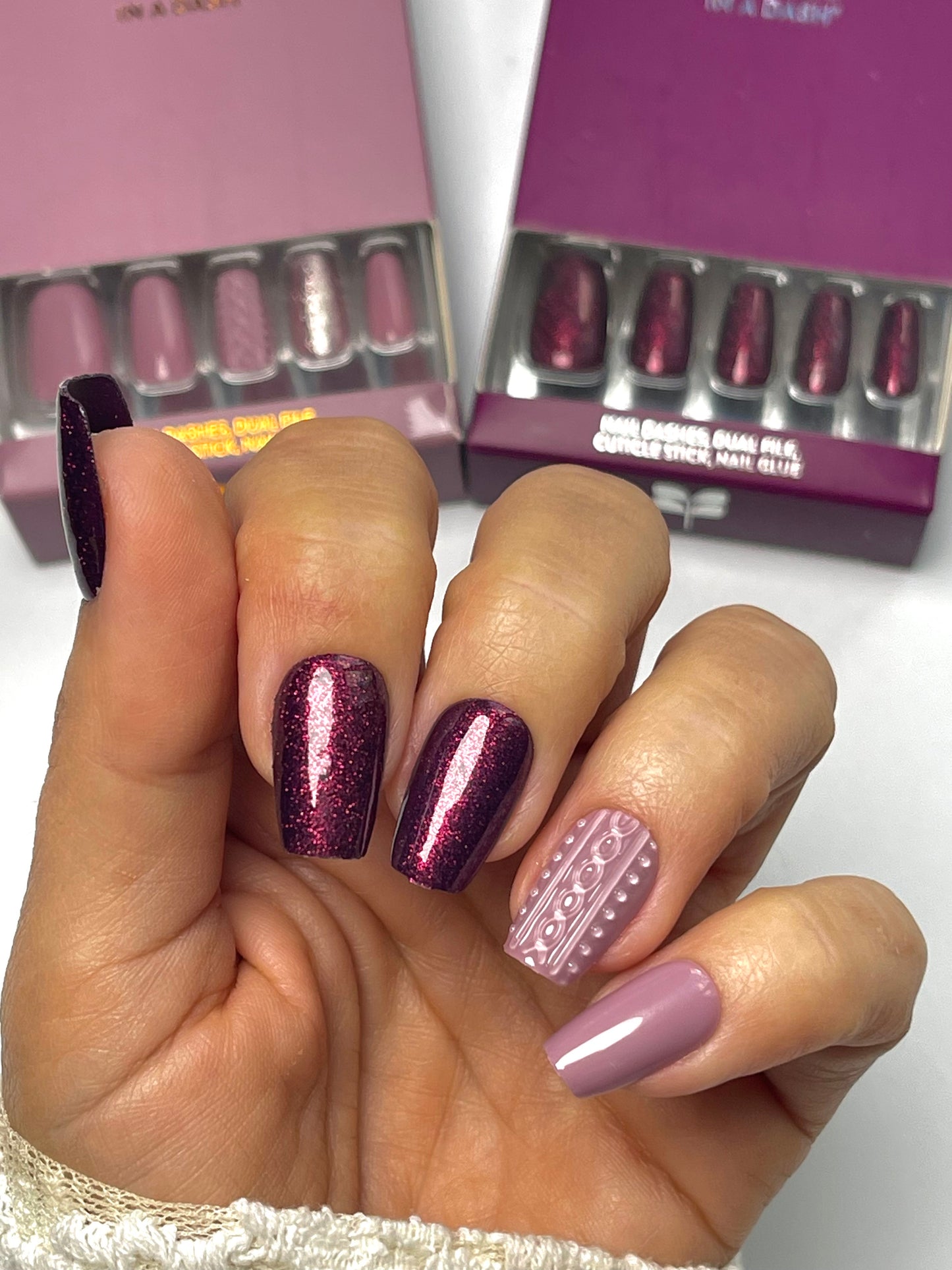 Cranberry Chrissy (Medium/coffin)