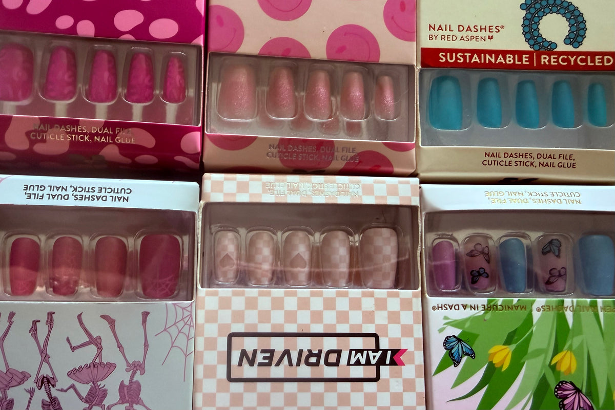 Set of eight summer inspired Red Aspen deluxe press on nail kit